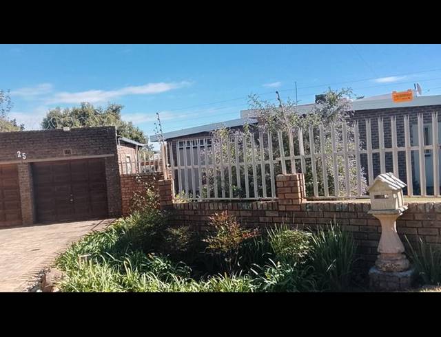 4 BEDROOM HOUSE FOR SALE IN GREENHILLS